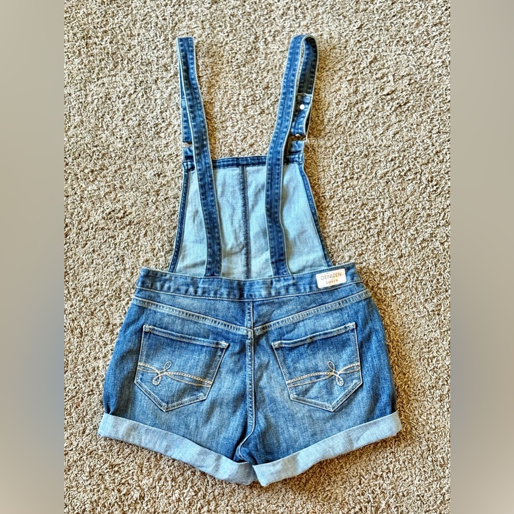 Women’s Size Small Levi's Light Blue Denim Short Overalls with Buttons - Picture 2 of 7